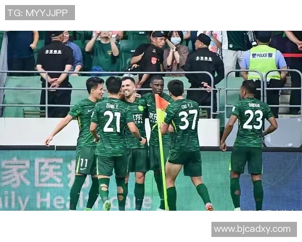 北京足球队比赛经验引发热议球迷对战术选择和球员表现展开激烈讨论